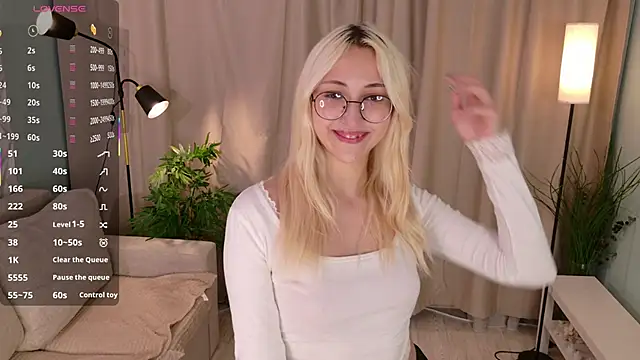 Snapshot of Marry_sharp chatting on 11/05/25, 09:18 Marry sharp online show from 11/05/25, 09:18