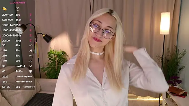 Snapshot of Marry_sharp chatting on 10/24/25, 09:14 Marry sharp online show from 10/24/25, 09:14