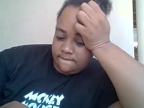 Snapshot of Karamelsaus chatting on 09/11/25, 03:23 Karamelsaus online show from 09/11/25, 03:23