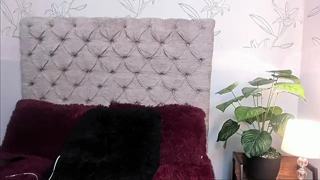 Snapshot of Saraa_Marrison_ chatting on 10/03/25, 11:39 Saraa Marrison  online show from 10/03/25, 11:39