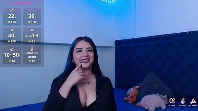 MaviceMur online show from 12/15/25, 07:52