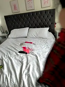 brunetteGirl274 online show from 10/05/25, 11:23