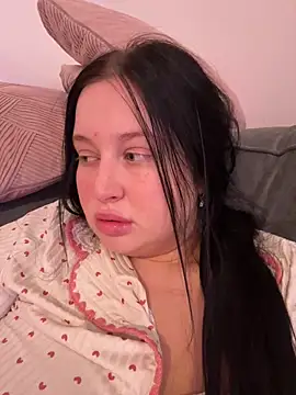 brunetteGirl274 online show from 10/17/25, 09:27