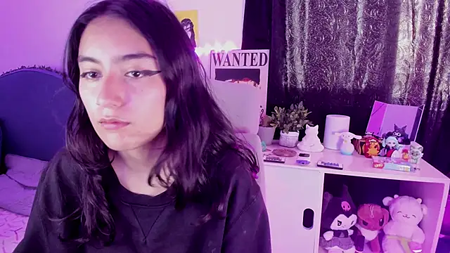 namiiwhite online show from 10/11/25, 07:48