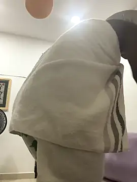 EmilyKisx online show from 11/20/25, 10:05