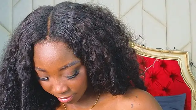 EmilyKisx online show from 12/04/25, 10:20