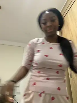 EmilyKisx online show from 10/31/25, 12:13