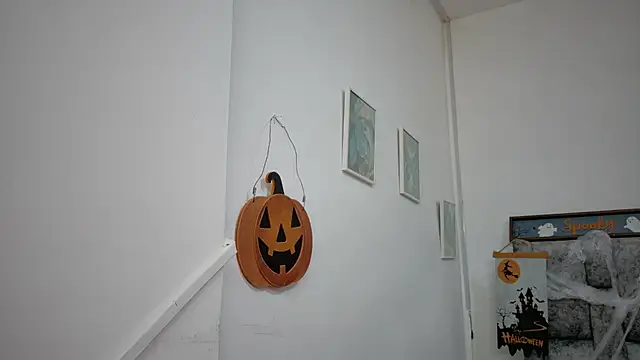 Snapshot of Lizbeth_Rouse chatting on 10/28/25, 11:09 Lizbeth Rouse online show from 10/28/25, 11:09