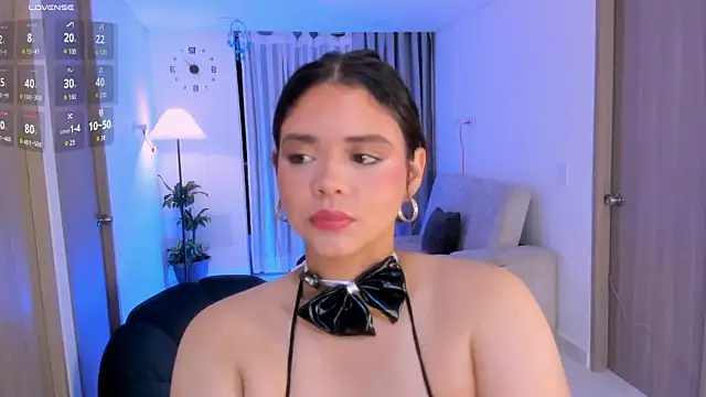 NikaVelvet1 online show from 04/10/26, 12:06