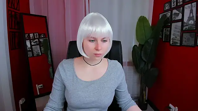 Snapshot of EvaCrosby chatting on 09/24/25, 10:22 EvaCrosby online show from 09/24/25, 10:22