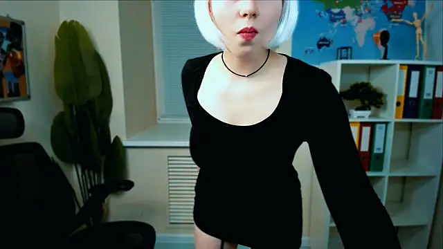 Snapshot of EvaCrosby chatting on 09/15/25, 08:42 EvaCrosby online show from 09/15/25, 08:42