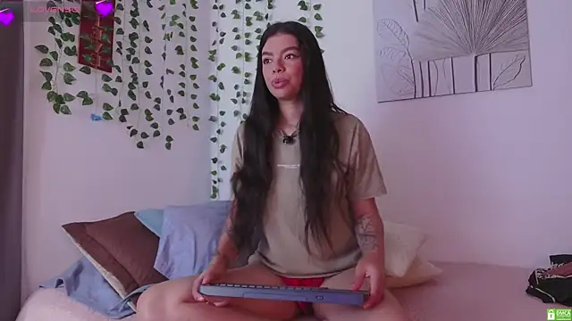 Snapshot of swt_helen chatting on 03/29/26, 04:30 swt helen online show from 03/29/26, 04:30