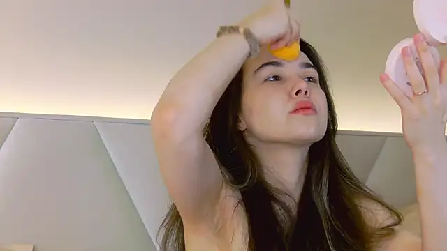 MiaMarlow online show from 11/07/25, 08:46