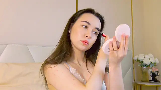 MiaMarlow online show from 11/20/25, 09:15