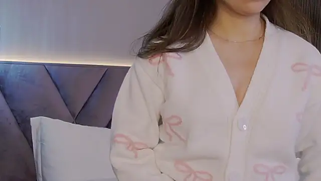 MiaMarlow online show from 10/07/25, 08:54