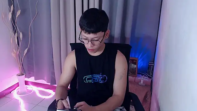 pinkcock froi2305 online show from 04/06/26, 03:13