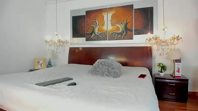 Valentiinoss online show from 11/18/25, 07:39