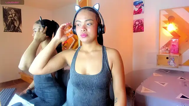 Snapshot of SoleneFontaine chatting on 10/17/25, 11:56 SoleneFontaine online show from 10/17/25, 11:56