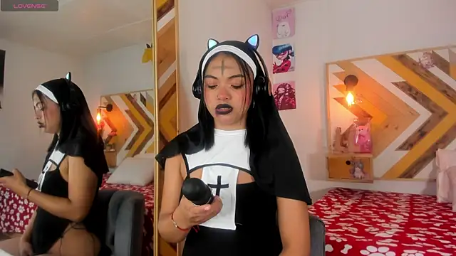 SoleneFontaine online show from 10/31/25, 12:24