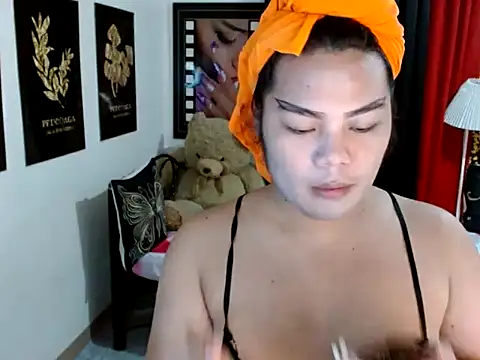 TSbrianaHugeCock online show from 05/14/26, 12:46