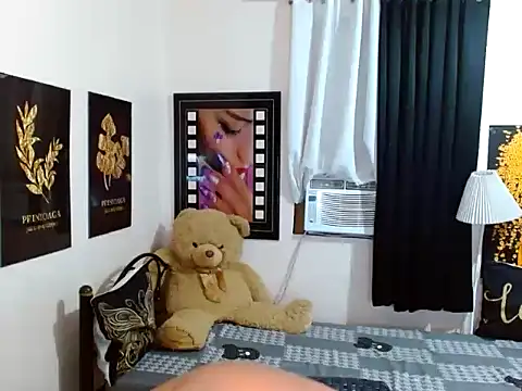 TSbrianaHugeCock online show from 03/23/26, 02:28