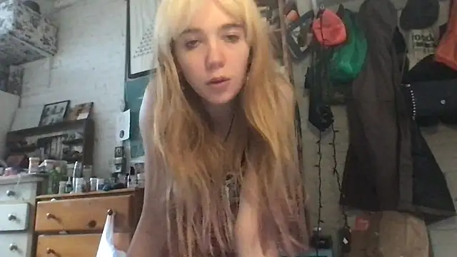 Snapshot of danceissex chatting on 09/24/25, 06:47 danceissex online show from 09/24/25, 06:47