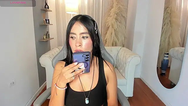 Natalia Leon8 online show from 09/15/25, 04:02
