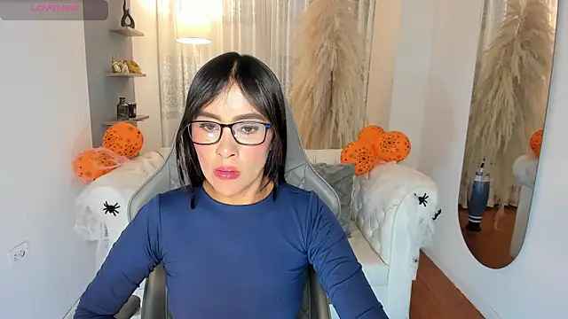 Natalia Leon8 online show from 10/06/25, 04:35