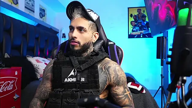 logan hugh8 online show from 02/21/26, 09:39