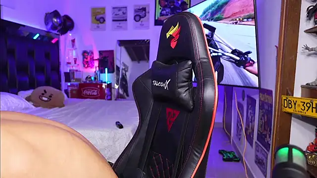 logan hugh8 online show from 03/12/26, 01:11