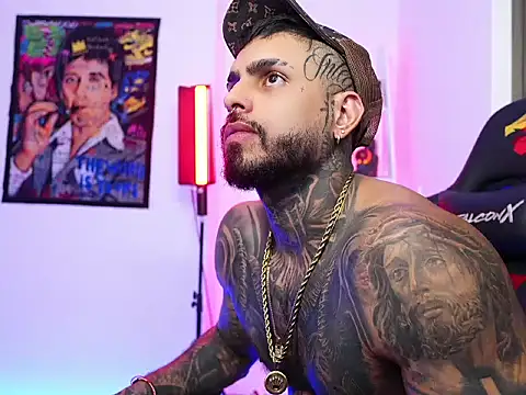 logan hugh8 online show from 10/31/25, 06:10