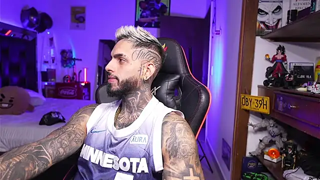 logan hugh8 online show from 03/27/26, 11:33