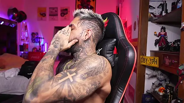 logan hugh8 online show from 04/08/26, 08:16