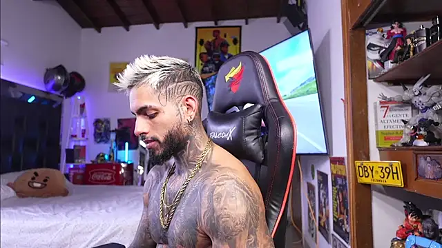 logan hugh8 online show from 03/12/26, 01:15