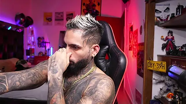 logan hugh8 online show from 04/07/26, 07:32