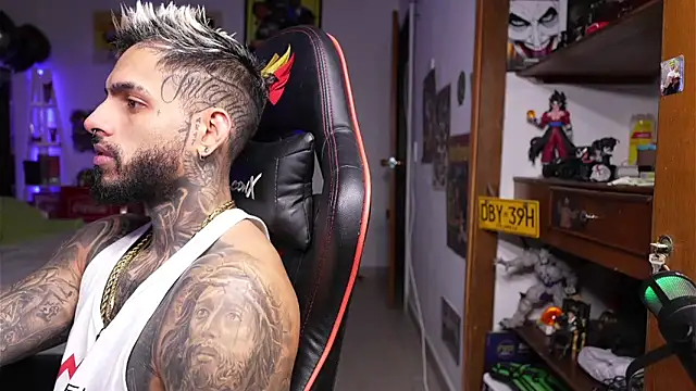 logan hugh8 online show from 04/10/26, 05:58