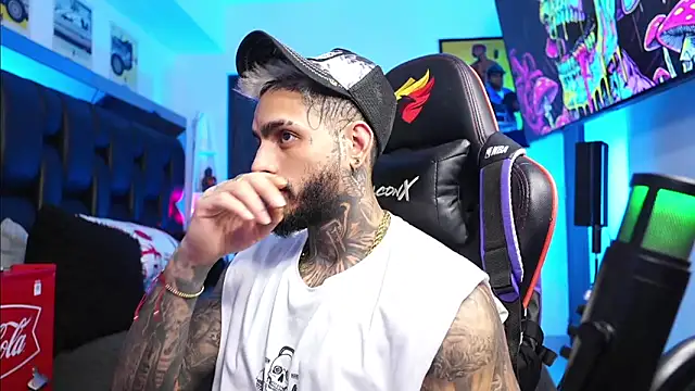 logan hugh8 online show from 02/26/26, 02:50