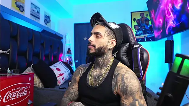 logan hugh8 online show from 03/01/26, 12:49