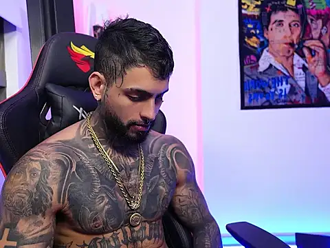 logan hugh8 online show from 11/15/25, 03:43