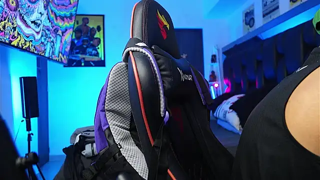 logan hugh8 online show from 02/07/26, 07:27