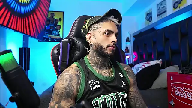 logan hugh8 online show from 02/13/26, 03:34