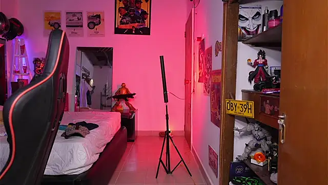 logan hugh8 online show from 04/03/26, 09:05