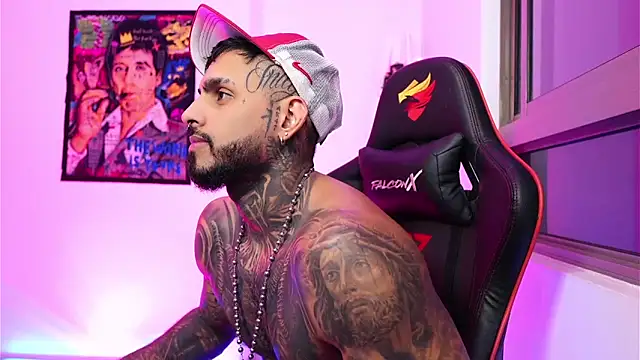 logan hugh8 online show from 10/18/25, 02:57