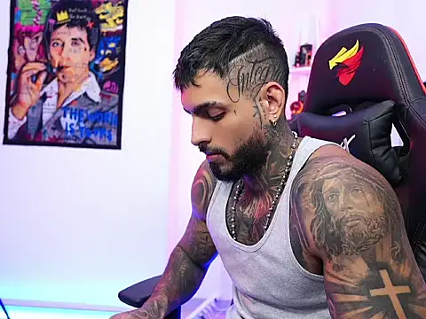 logan hugh8 online show from 10/22/25, 03:50