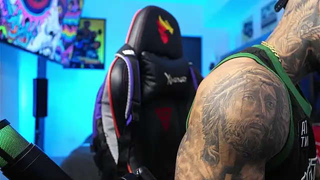 logan hugh8 online show from 02/14/26, 11:21