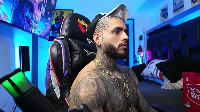 logan hugh8 online show from 02/08/26, 07:22