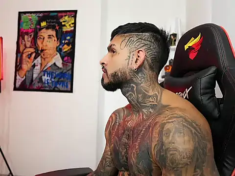 logan hugh8 online show from 10/19/25, 09:06