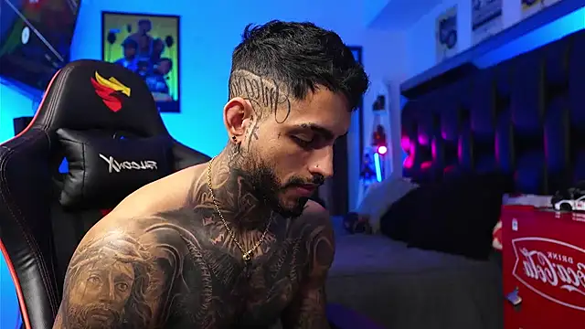 logan hugh8 online show from 01/14/26, 04:27