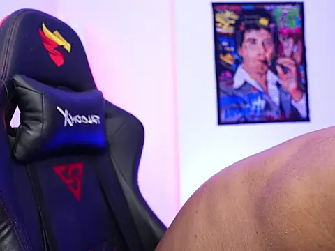 logan hugh8 online show from 11/23/25, 02:21