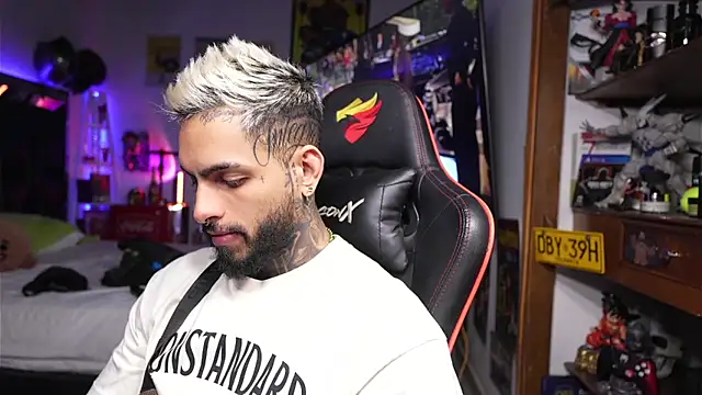 logan hugh8 online show from 03/20/26, 06:25